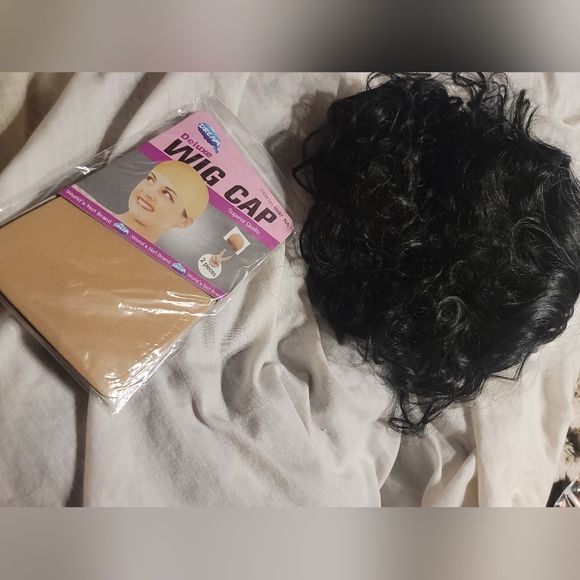 NWT BLACK WHITE CURLY STRAIGHT BOB COSPLAY HALLOWEEN - Picture 4 of 6